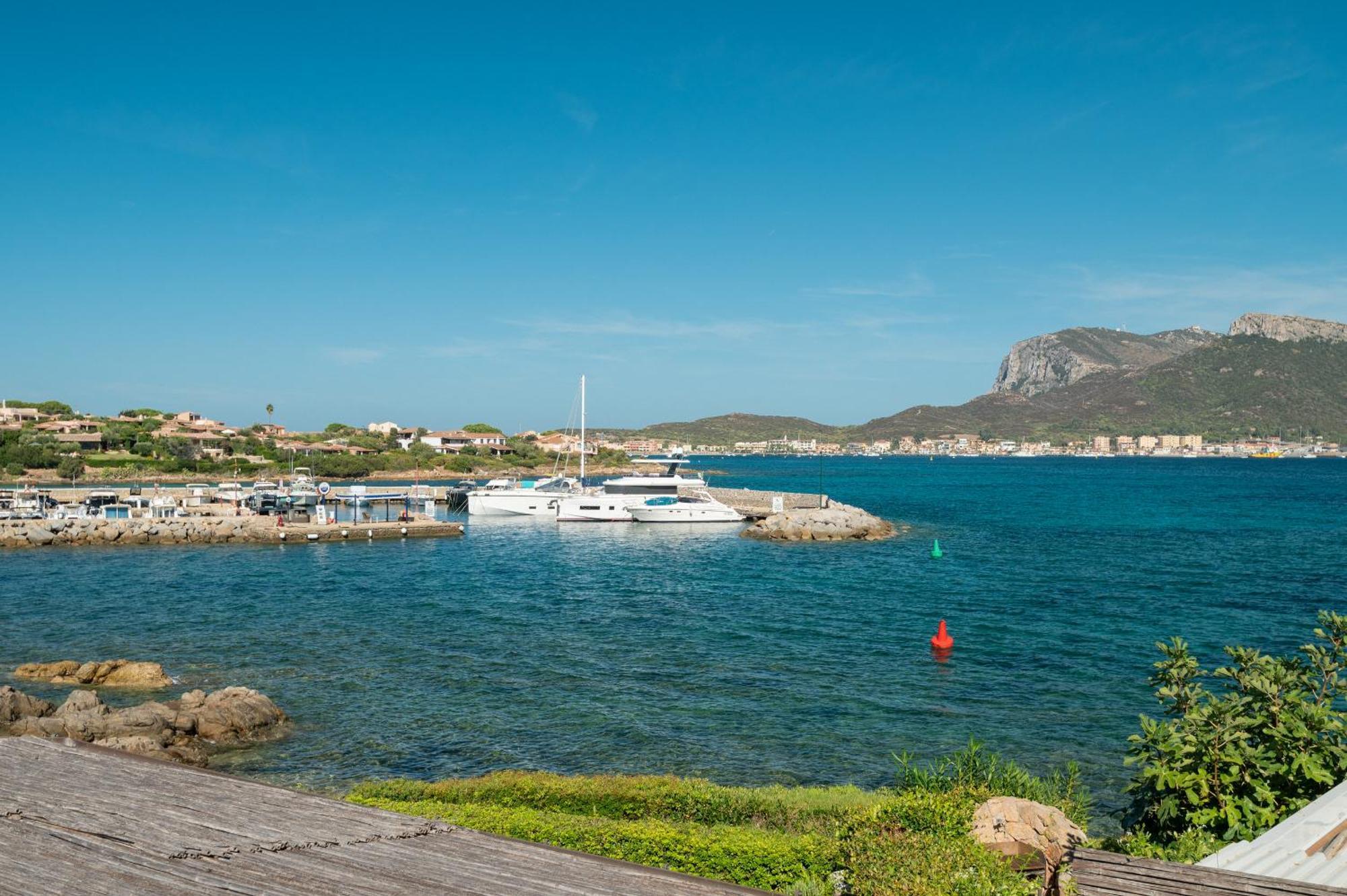 S'Abba Seafront Apartments - Your House In Sardinia Гольфо-Аранчи Экстерьер фото