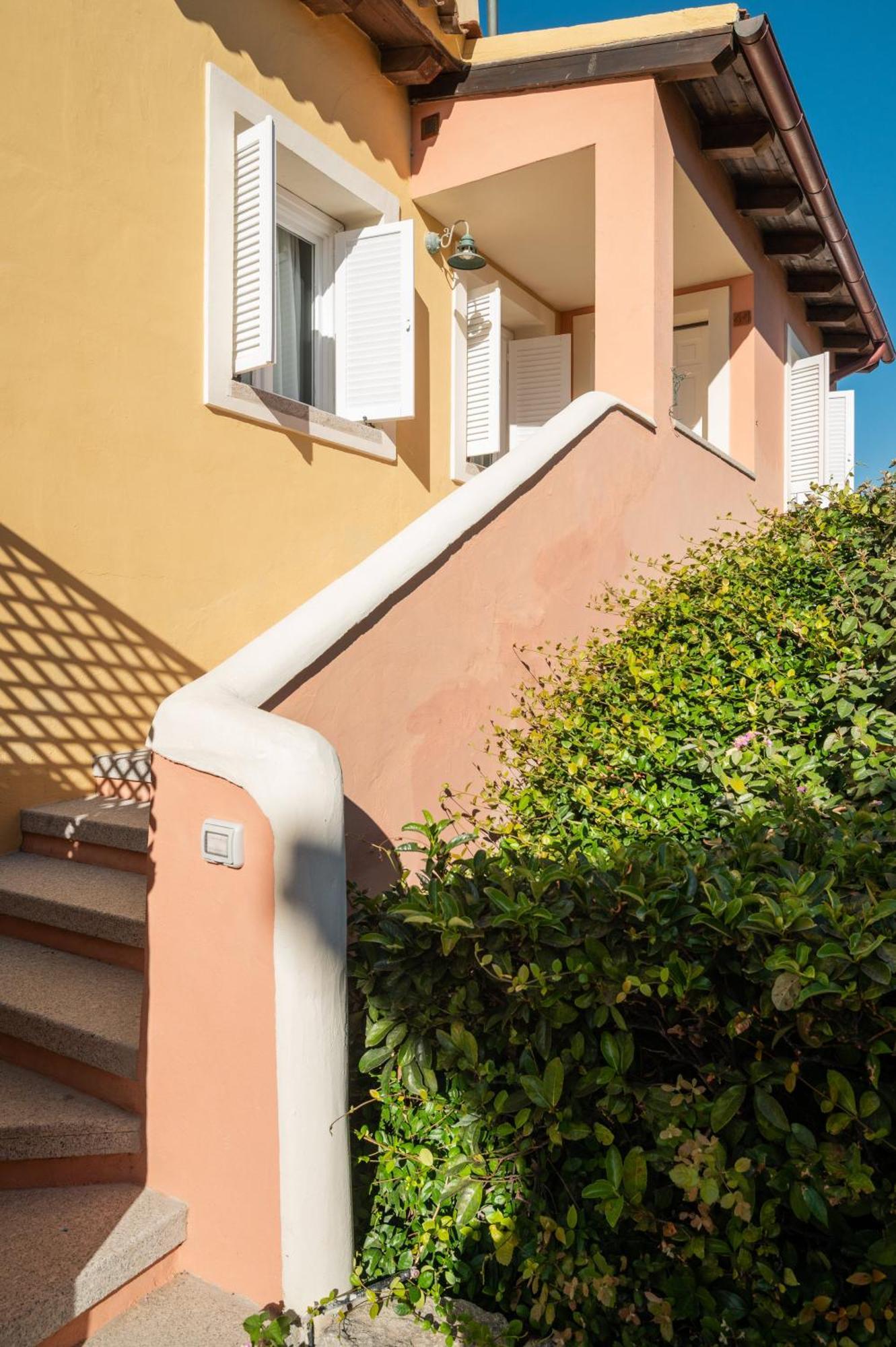 S'Abba Seafront Apartments - Your House In Sardinia Гольфо-Аранчи Экстерьер фото