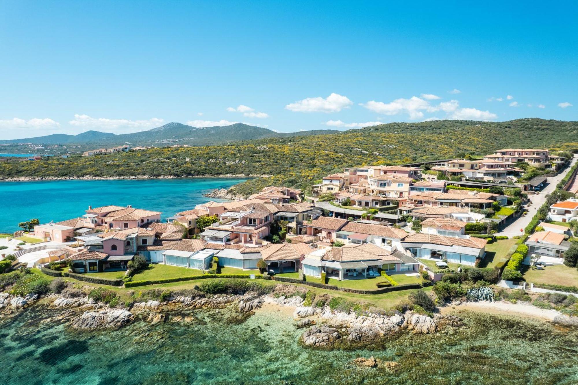 S'Abba Seafront Apartments - Your House In Sardinia Гольфо-Аранчи Экстерьер фото