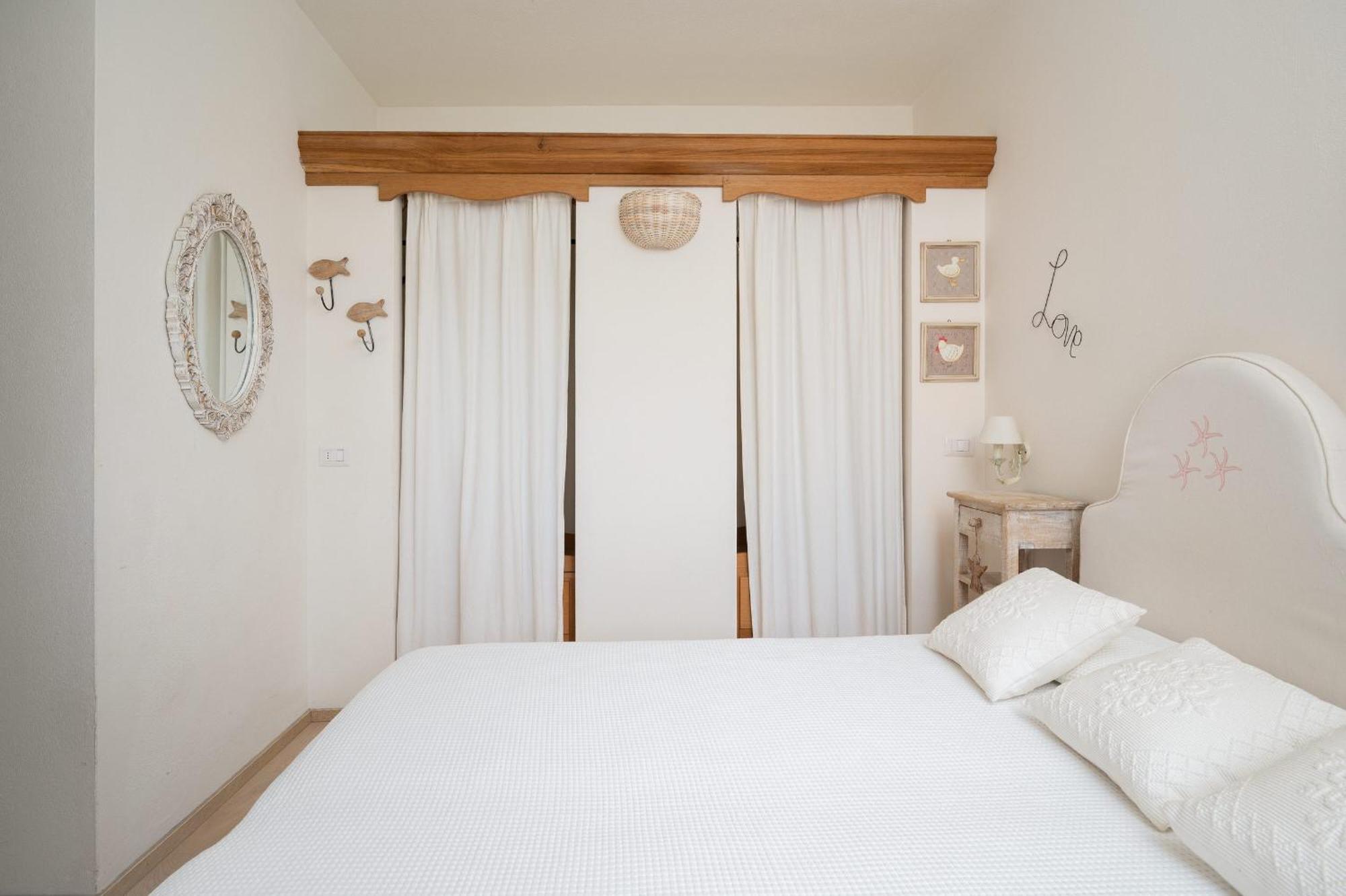 S'Abba Seafront Apartments - Your House In Sardinia Гольфо-Аранчи Экстерьер фото