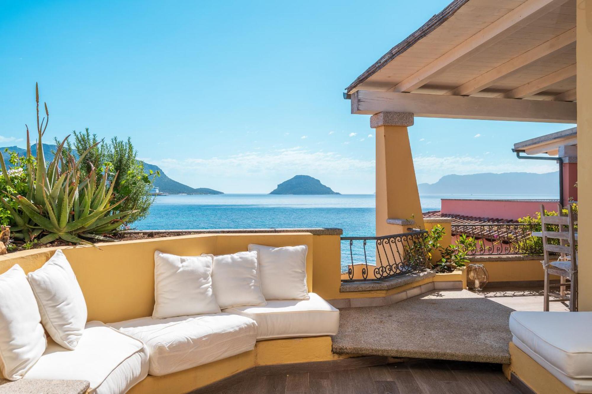 S'Abba Seafront Apartments - Your House In Sardinia Гольфо-Аранчи Экстерьер фото