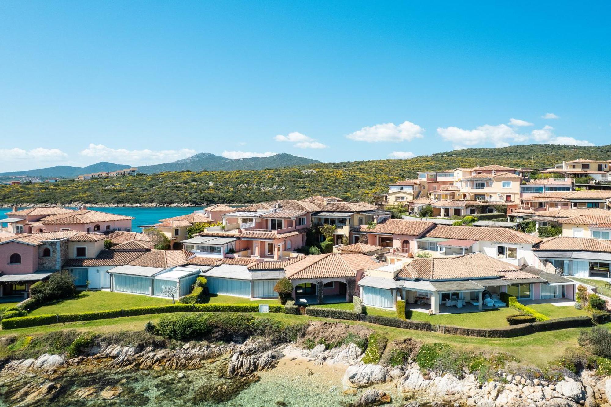 S'Abba Seafront Apartments - Your House In Sardinia Гольфо-Аранчи Экстерьер фото